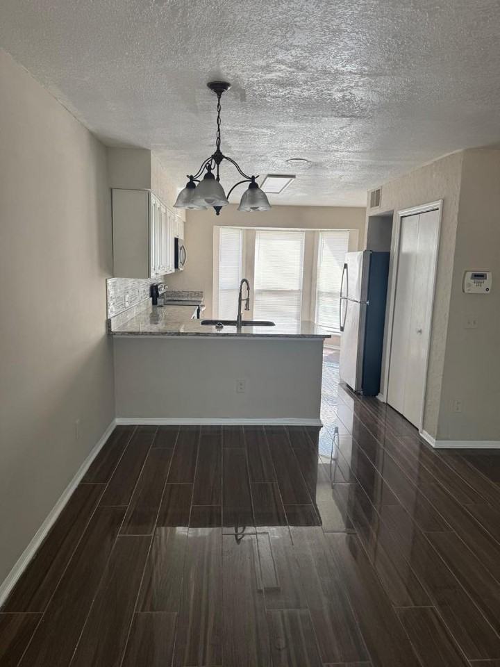 5637 Bryner Dr - Photo 3 of 20