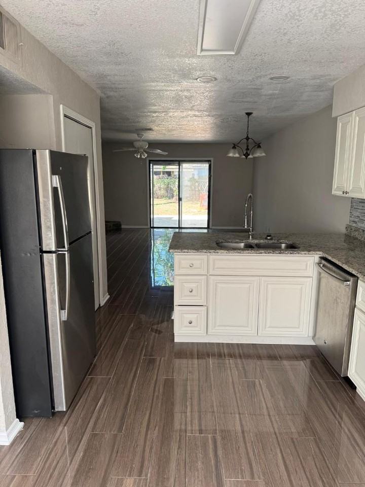 5637 Bryner Dr - Photo 5 of 20