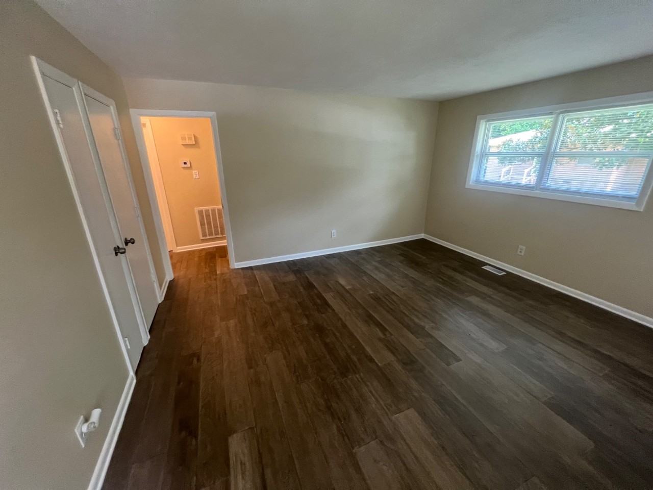 1934 Harris St - Photo 6 of 9