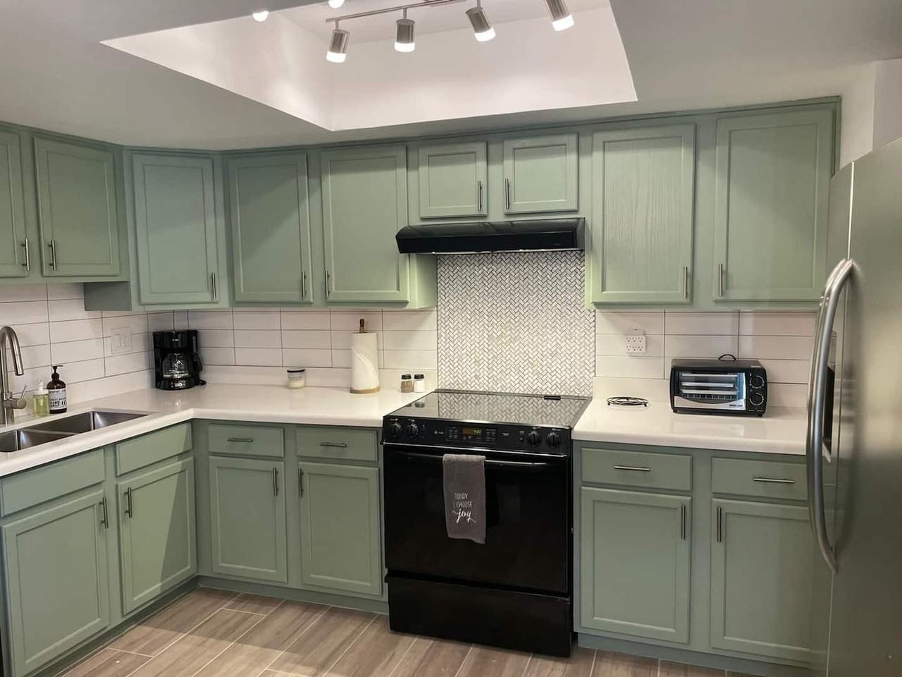 8101 N 33rd Dr - Photo 3 of 21