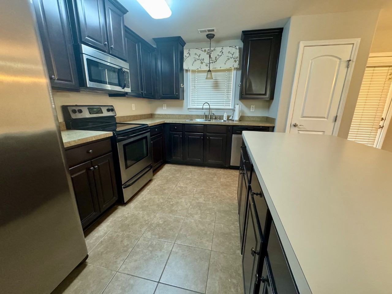 363 Harbor Glen Dr Sw - Photo 3 of 11