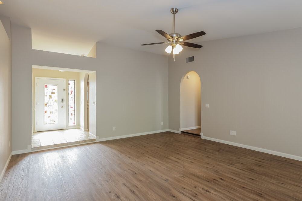 14826 N Briarwood Dr - Photo 3 of 16