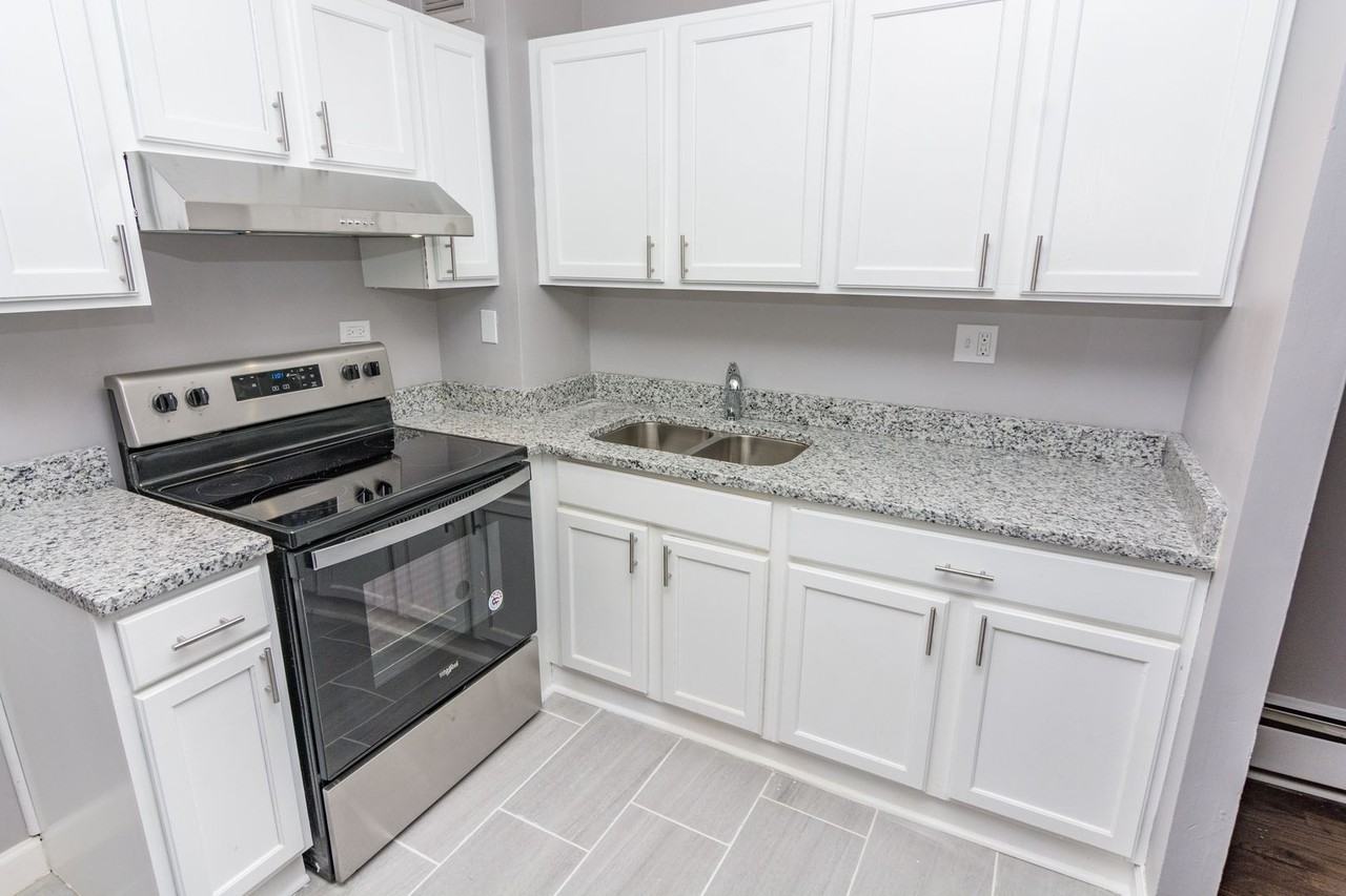 7130 S Jeffery Blvd - Photo 4 of 22