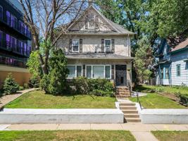 featured image of 1555 Carroll Avenue