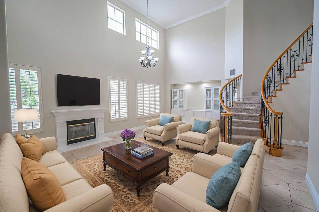 25910 Tennyson Ln - Photo 3 of 39