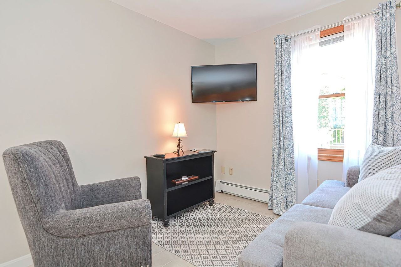 2 Mary Helen Way - Photo 5 of 12