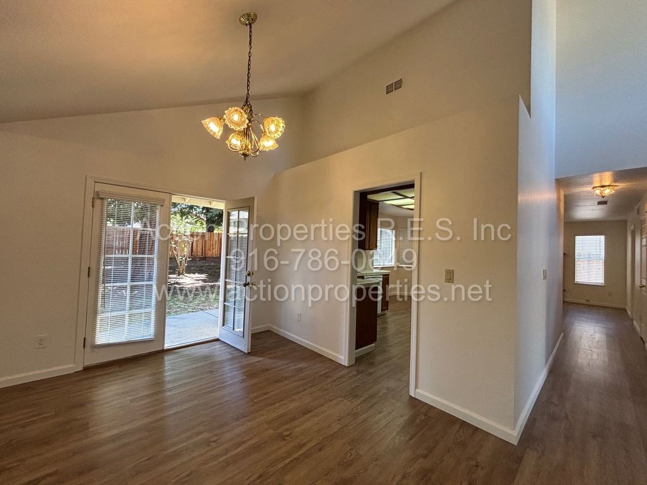 609 Hovey Way - Photo 3 of 48