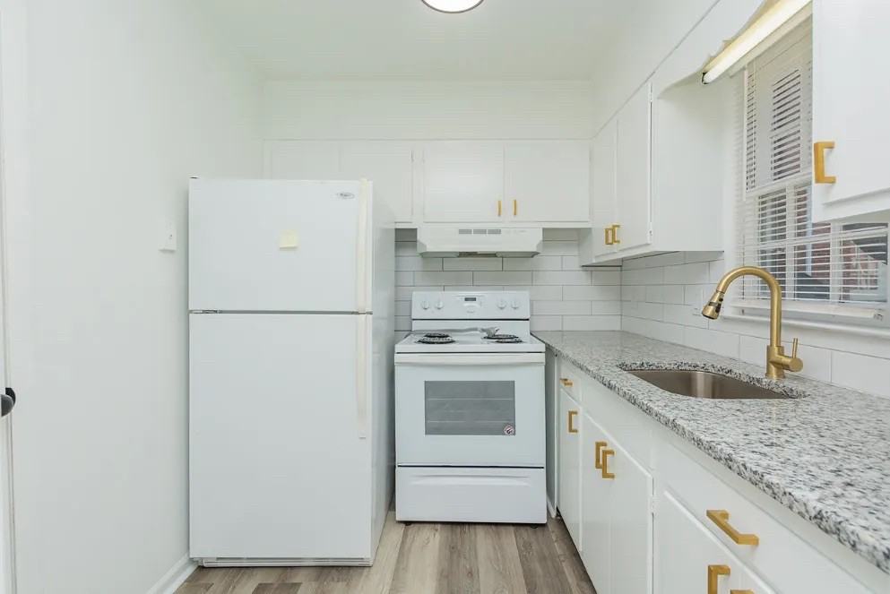 200 Greenbriar Rd - Photo 3 of 14