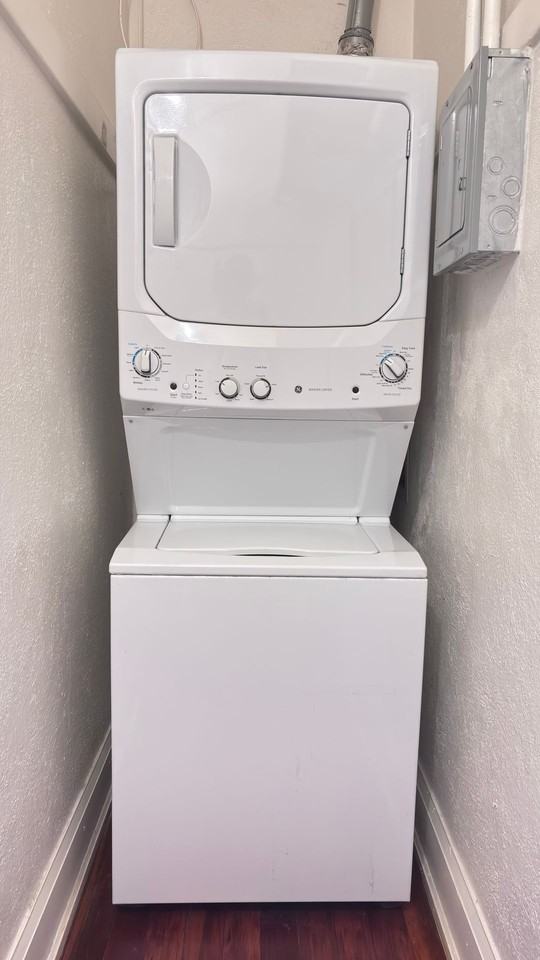 Mini Community 1 Bedroom Available NOW! - Photo 7 of 8