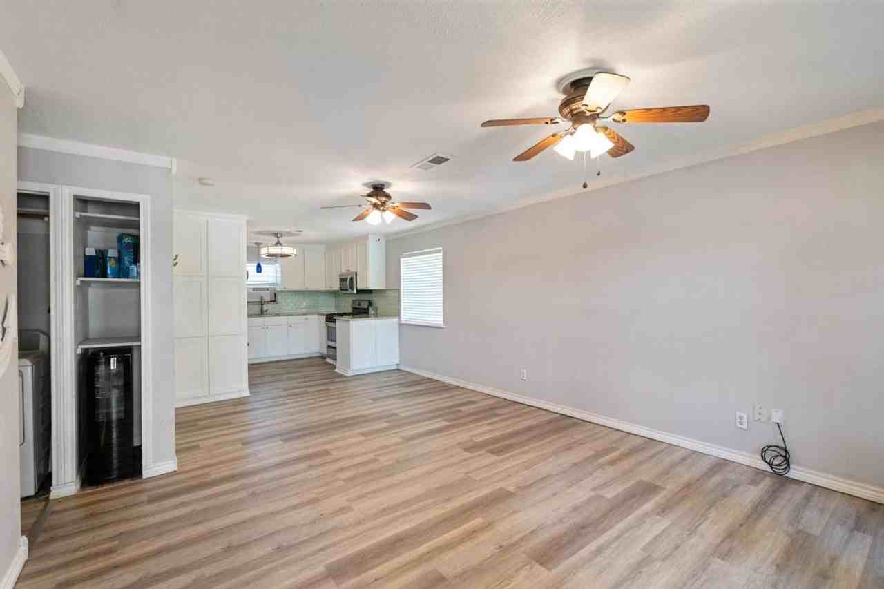140 Lynn Creek Dr - Photo 6 of 24