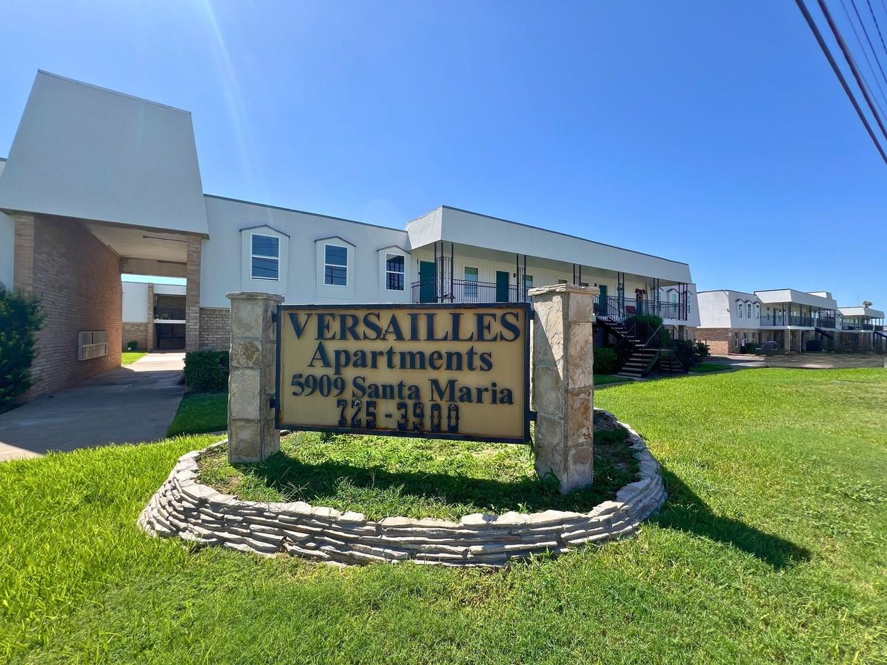 Versailles Apartments - Photo 2 of 18