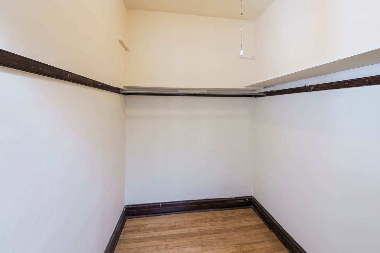 Lexington Oak Park, LLC - Photo 5 of 10