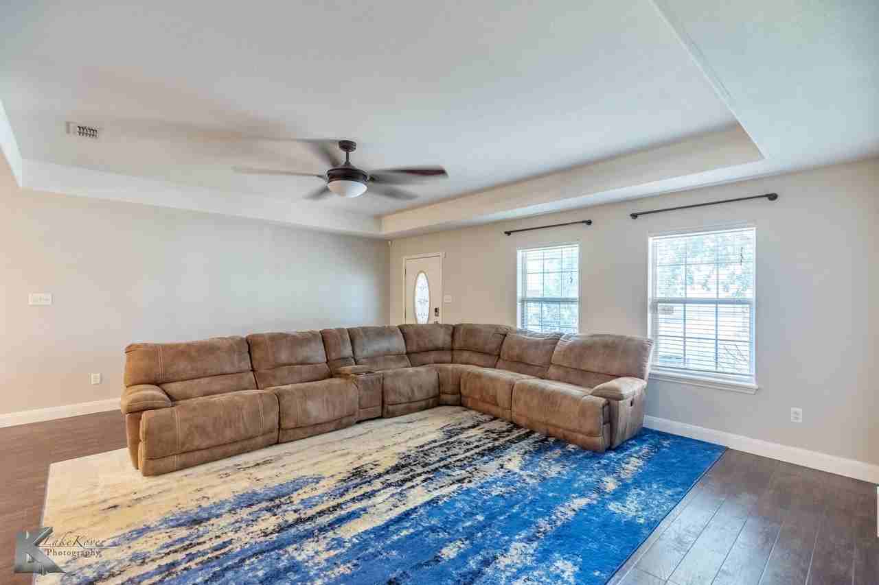 2109 Old Ironsides Rd - Photo 3 of 17