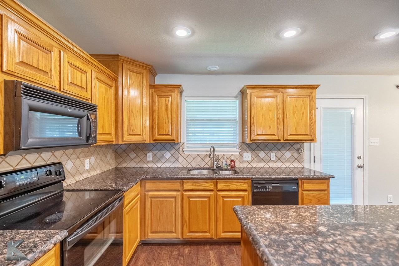 2109 Old Ironsides Rd - Photo 5 of 17