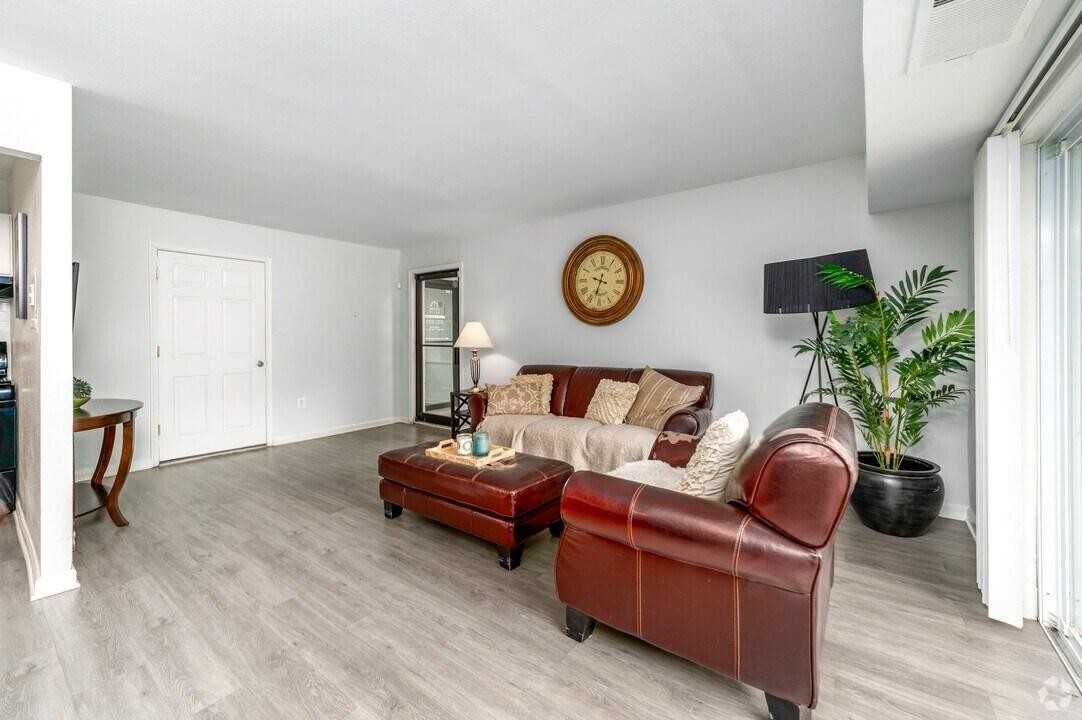 6501 Hil-Mar Drive - Photo 3 of 14