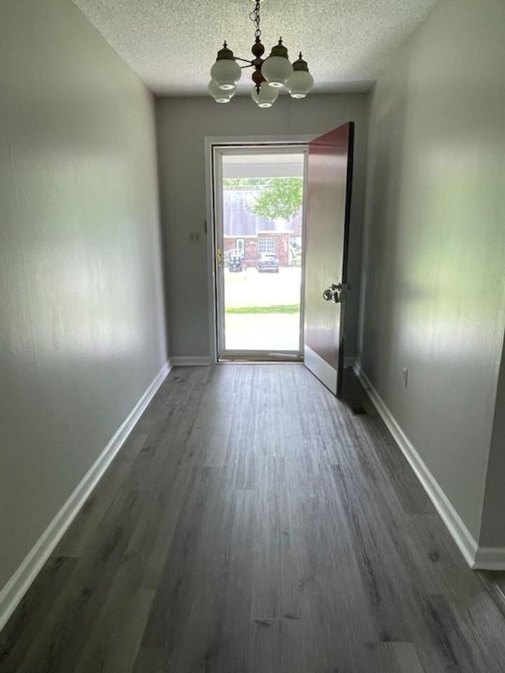 3215 Mill St - Photo 2 of 32