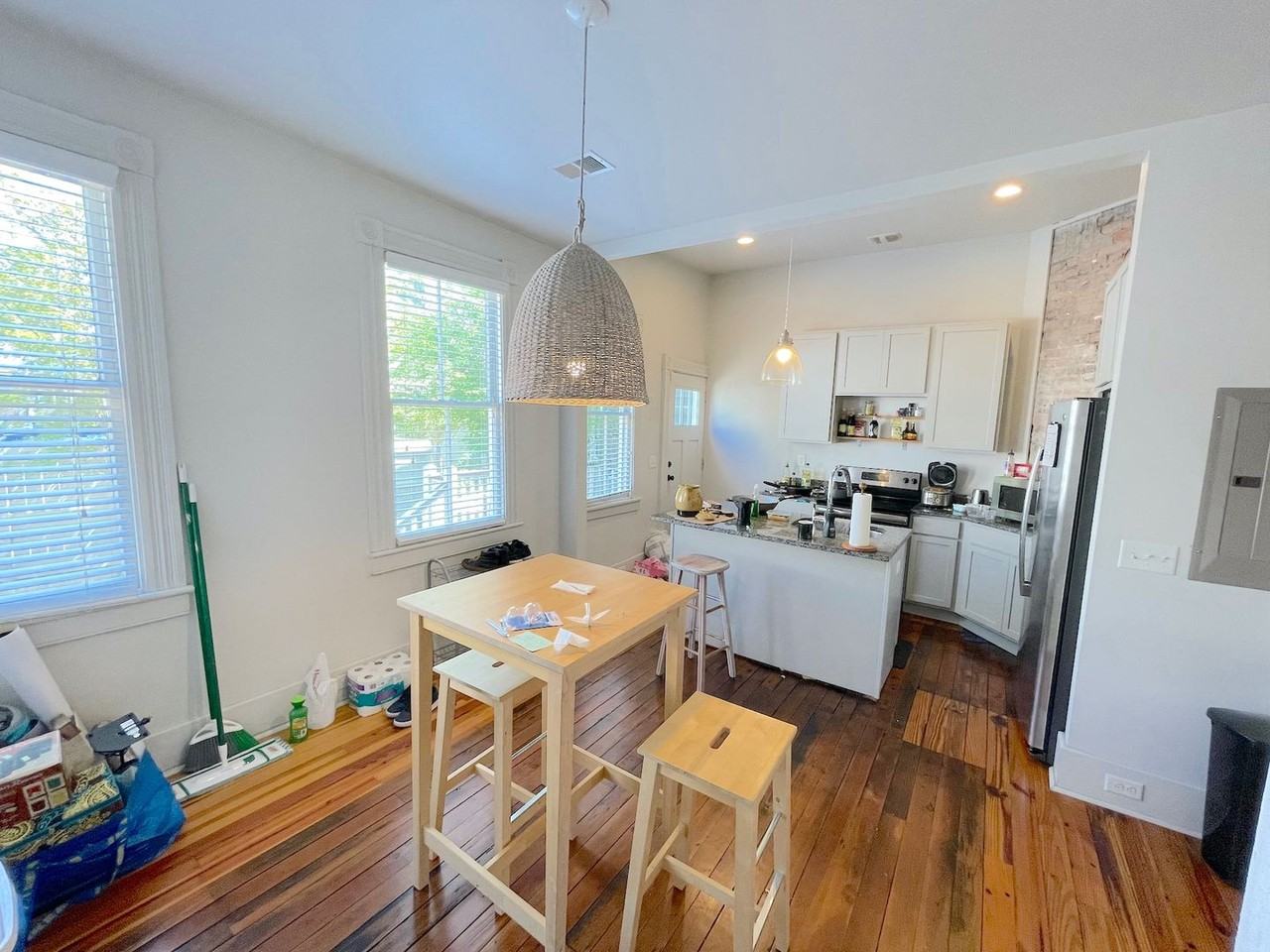 610 E Henry St - Photo 4 of 11