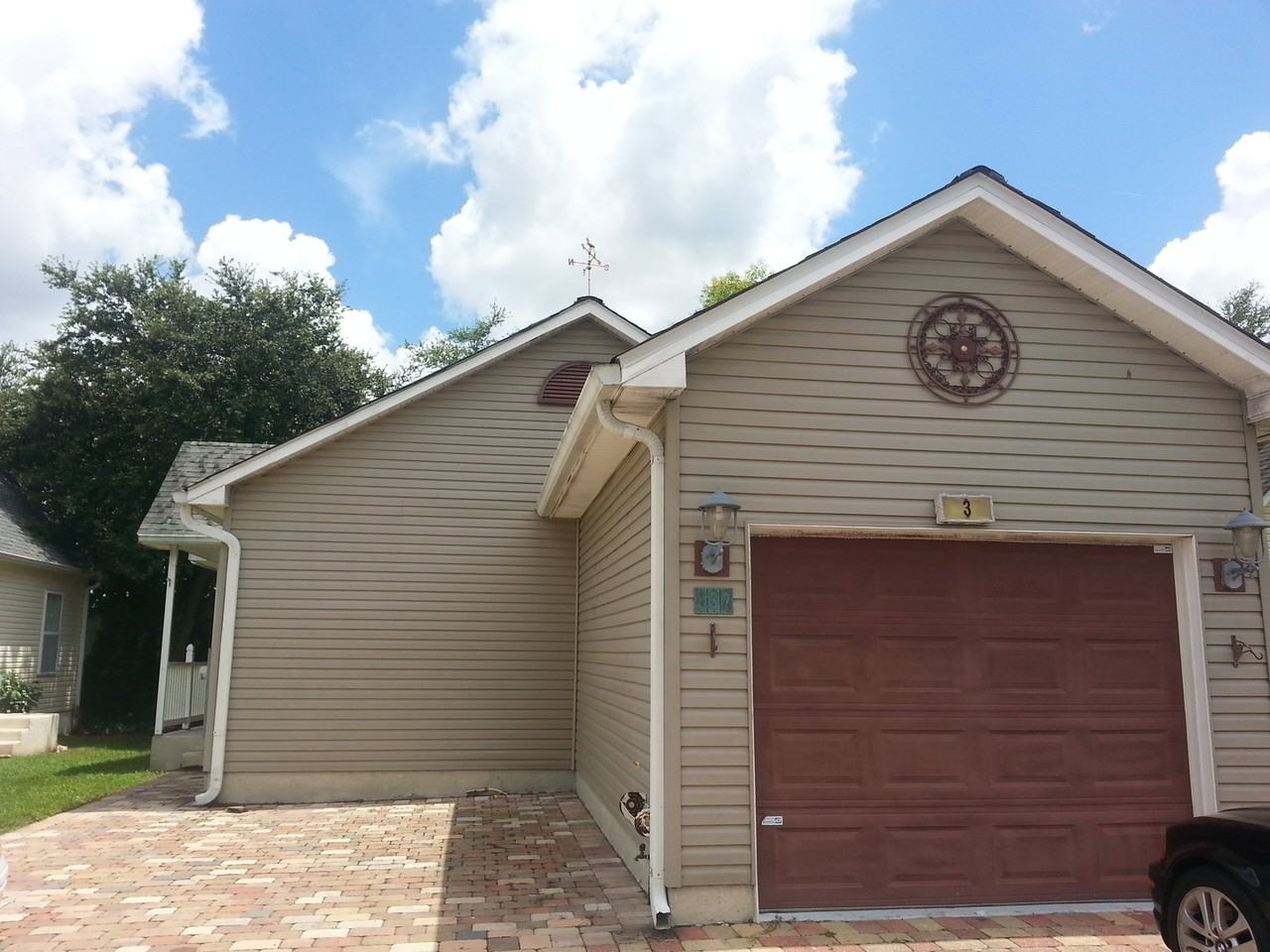 437 Leawood Cir - Photo 2 of 2