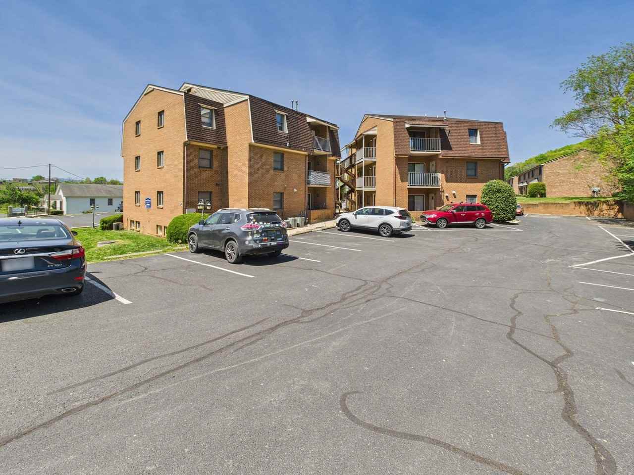 325 Campbell St. - Photo 2 of 7