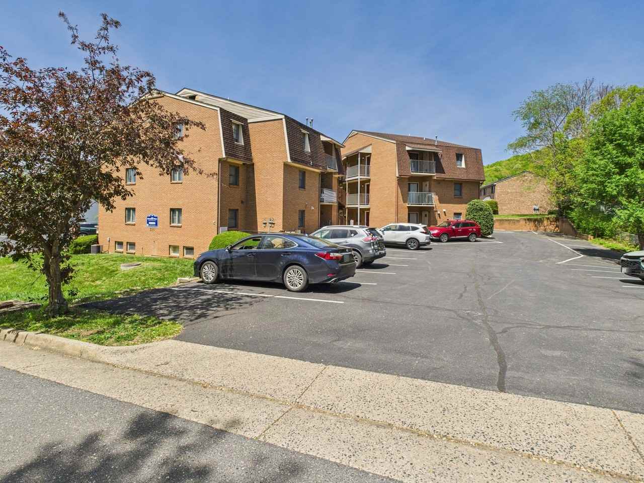 325 Campbell St. - Photo 3 of 7