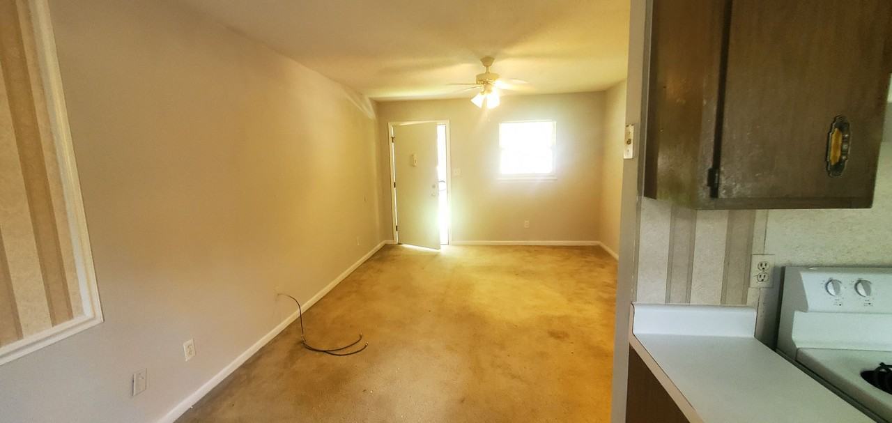 3455 Valley Rd - Photo 3 of 5