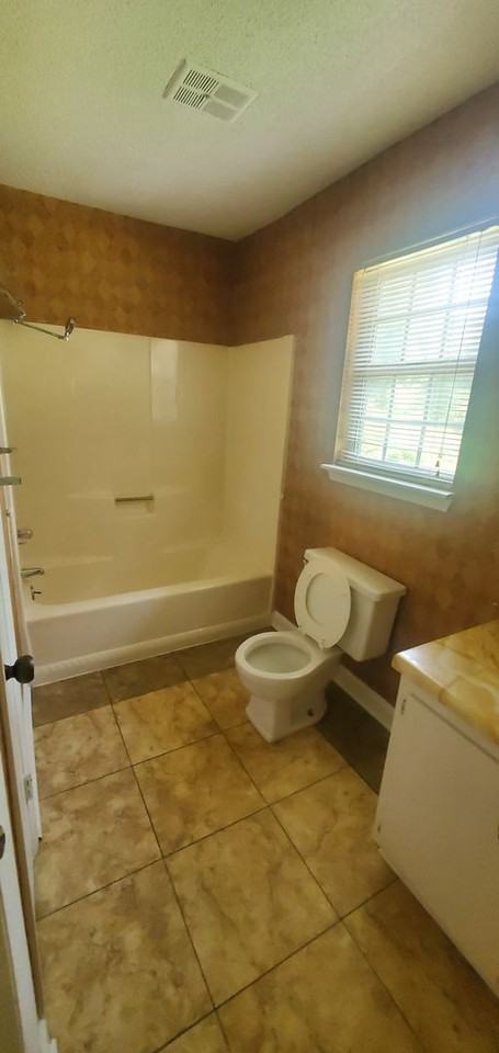 3455 Valley Rd - Photo 4 of 5