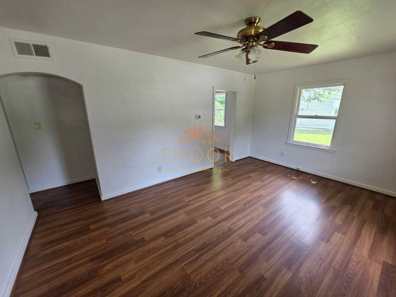 1600 Ferry St - Photo 3 of 12