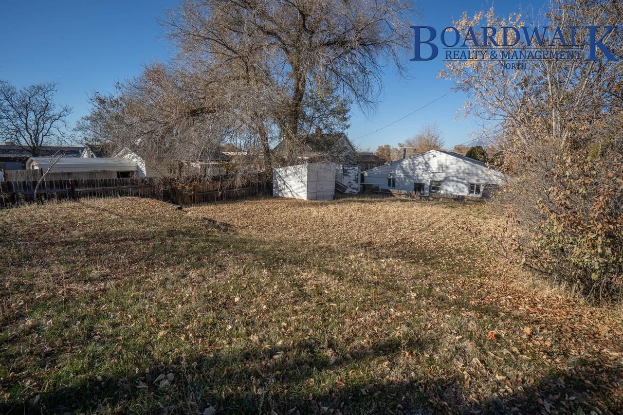 249 E Harris St - Photo 3 of 16