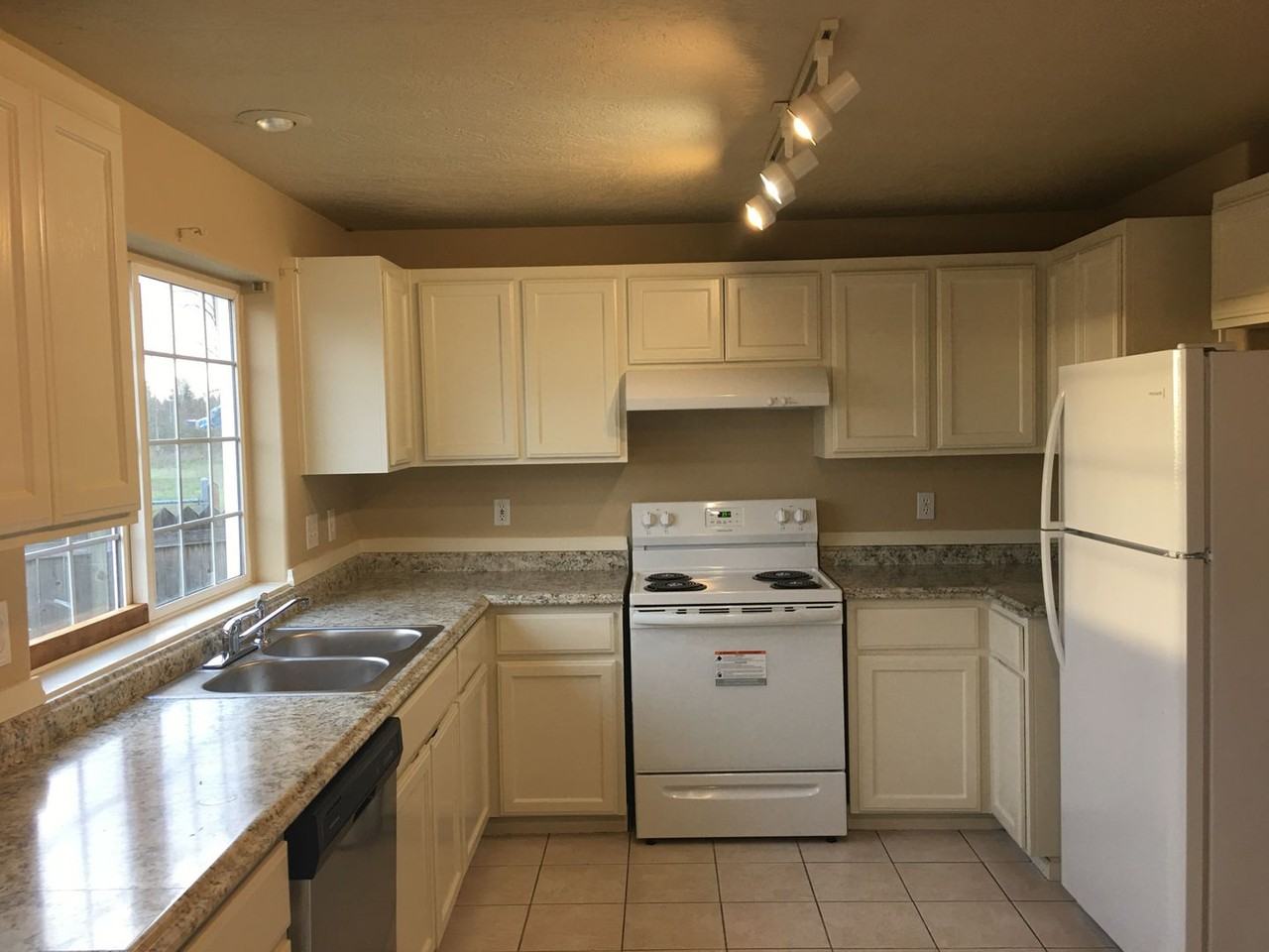 4486 Fergus Ave - Photo 5 of 20