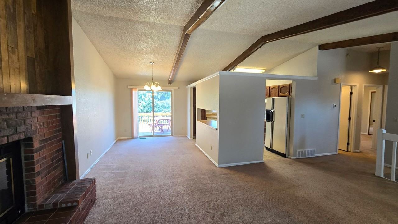 4020 Thundercloud Dr - Photo 5 of 29