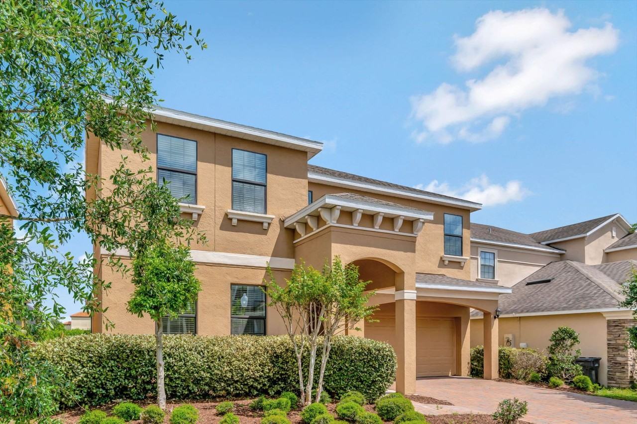 2311 Victoria Dr - Photo 3 of 36