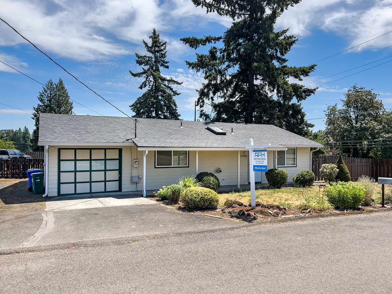 12780 Se 25th Ave - Photo 2 of 24