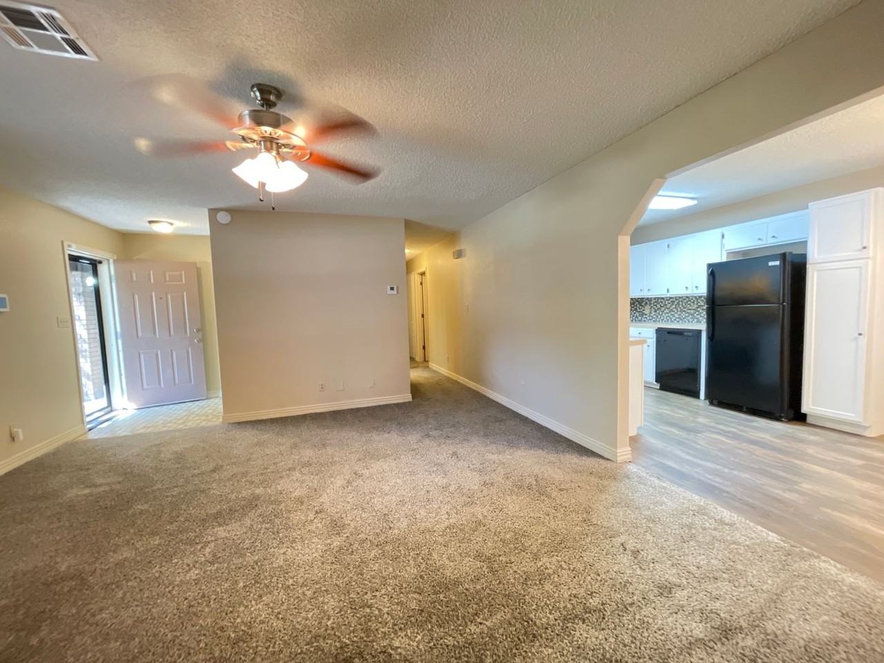 617 E Miami Ave - Photo 2 of 18