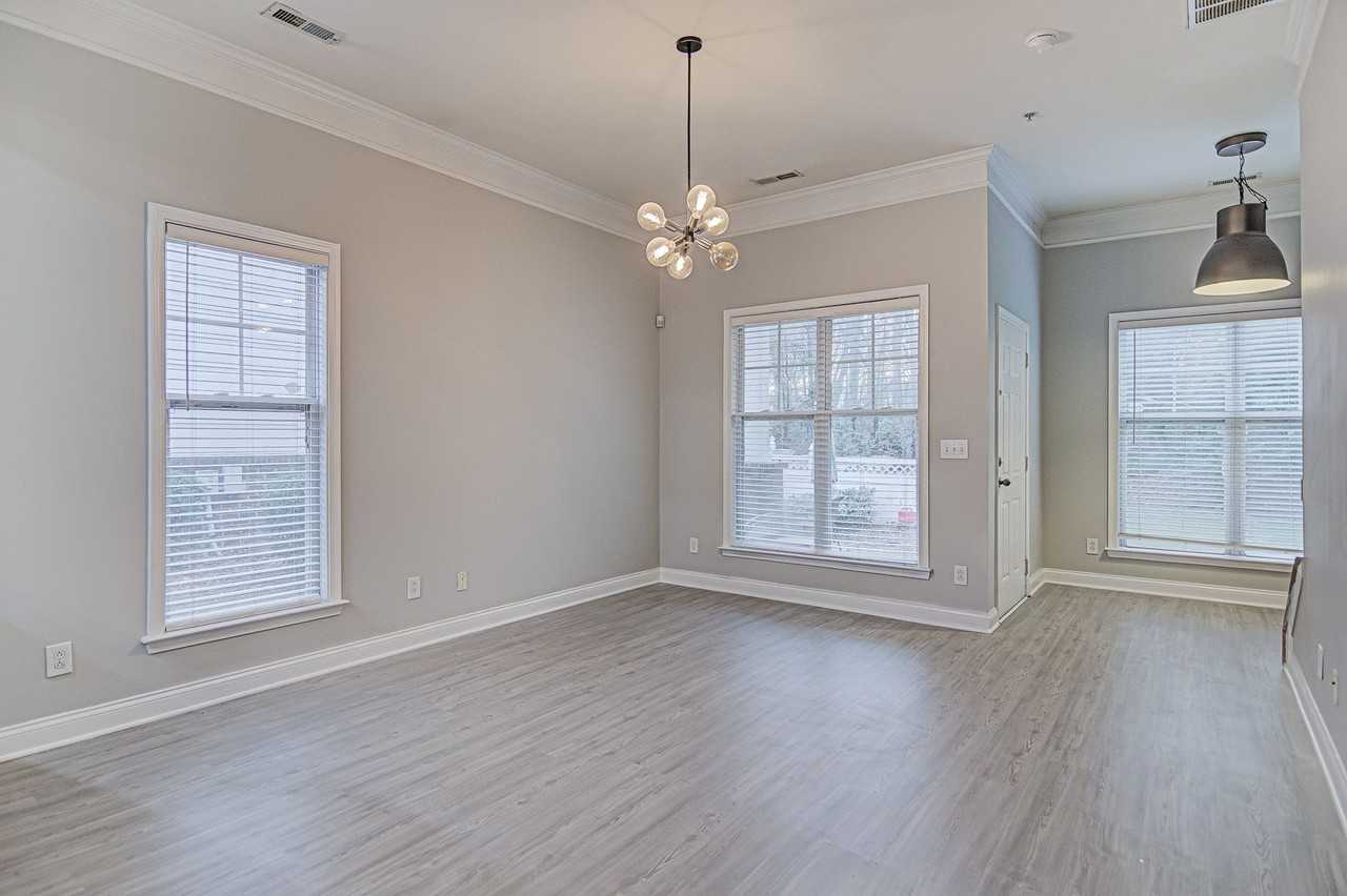 1553 Pecan Ave - Photo 7 of 15
