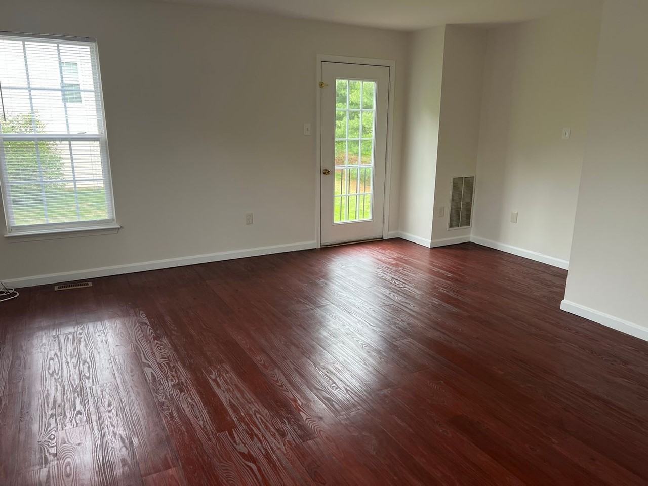 2410 Saint Albert Ter - Photo 3 of 15