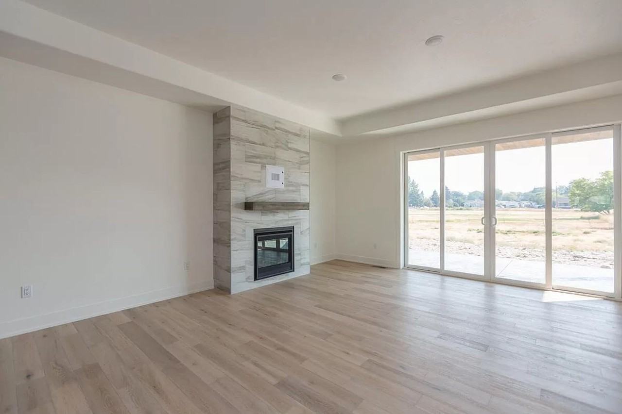 808 Van Allen Way - Photo 2 of 29