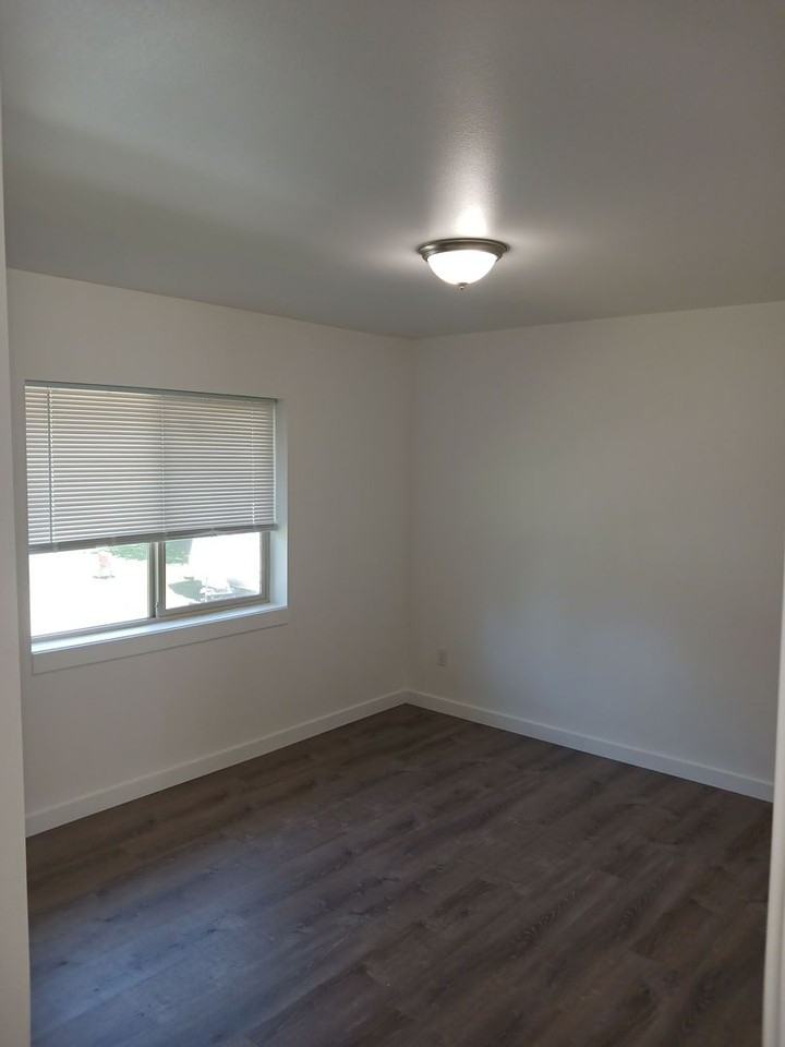 2065 Salam Loop - Photo 6 of 20