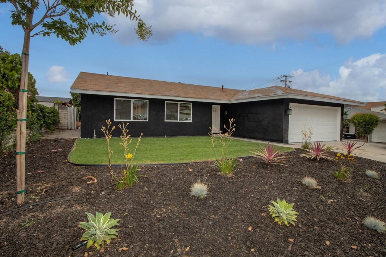 1460 Heidi Cir - Photo 2 of 23