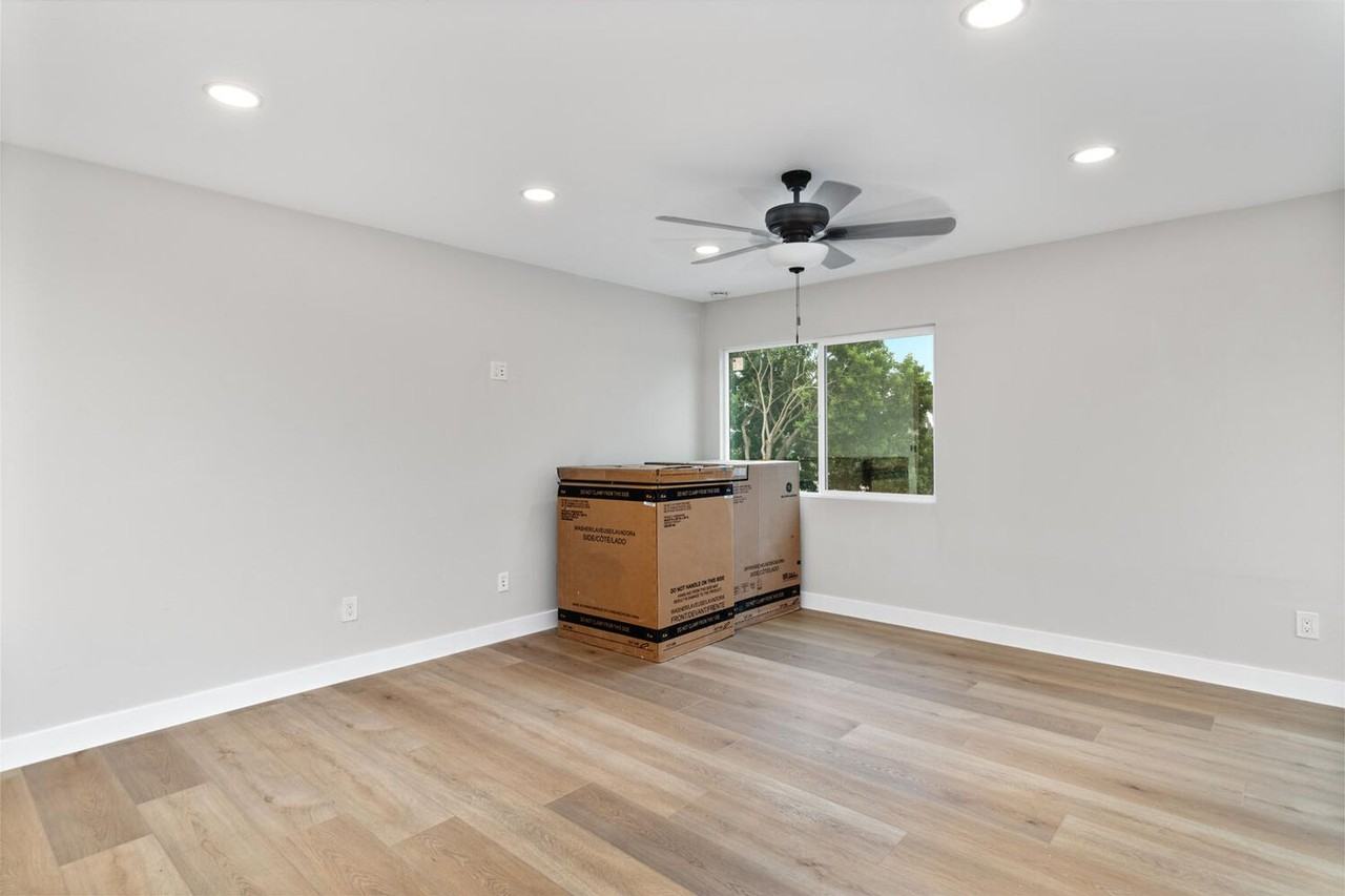 1460 Heidi Cir - Photo 5 of 23