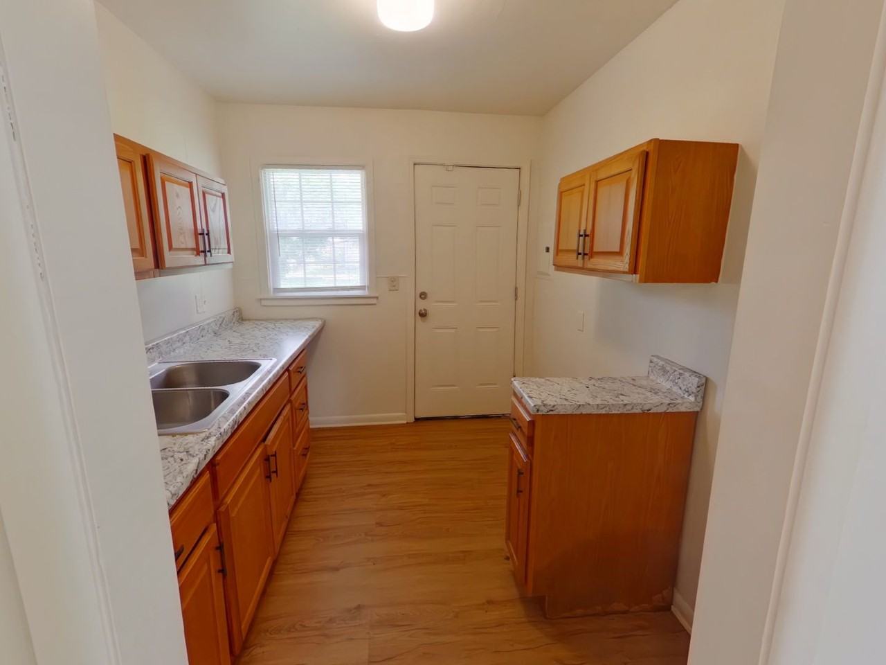 1604 S Martinson Ave - Photo 4 of 5