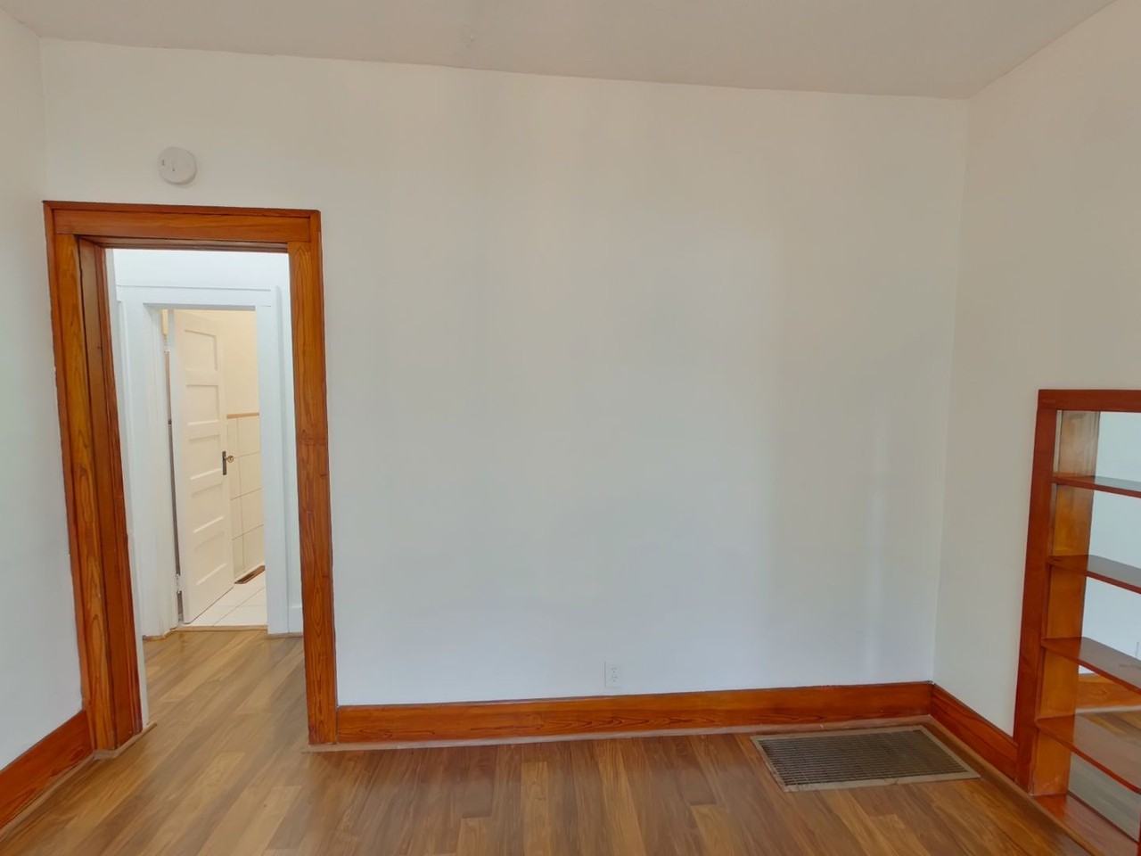 1625 S Hydraulic St - Photo 3 of 12