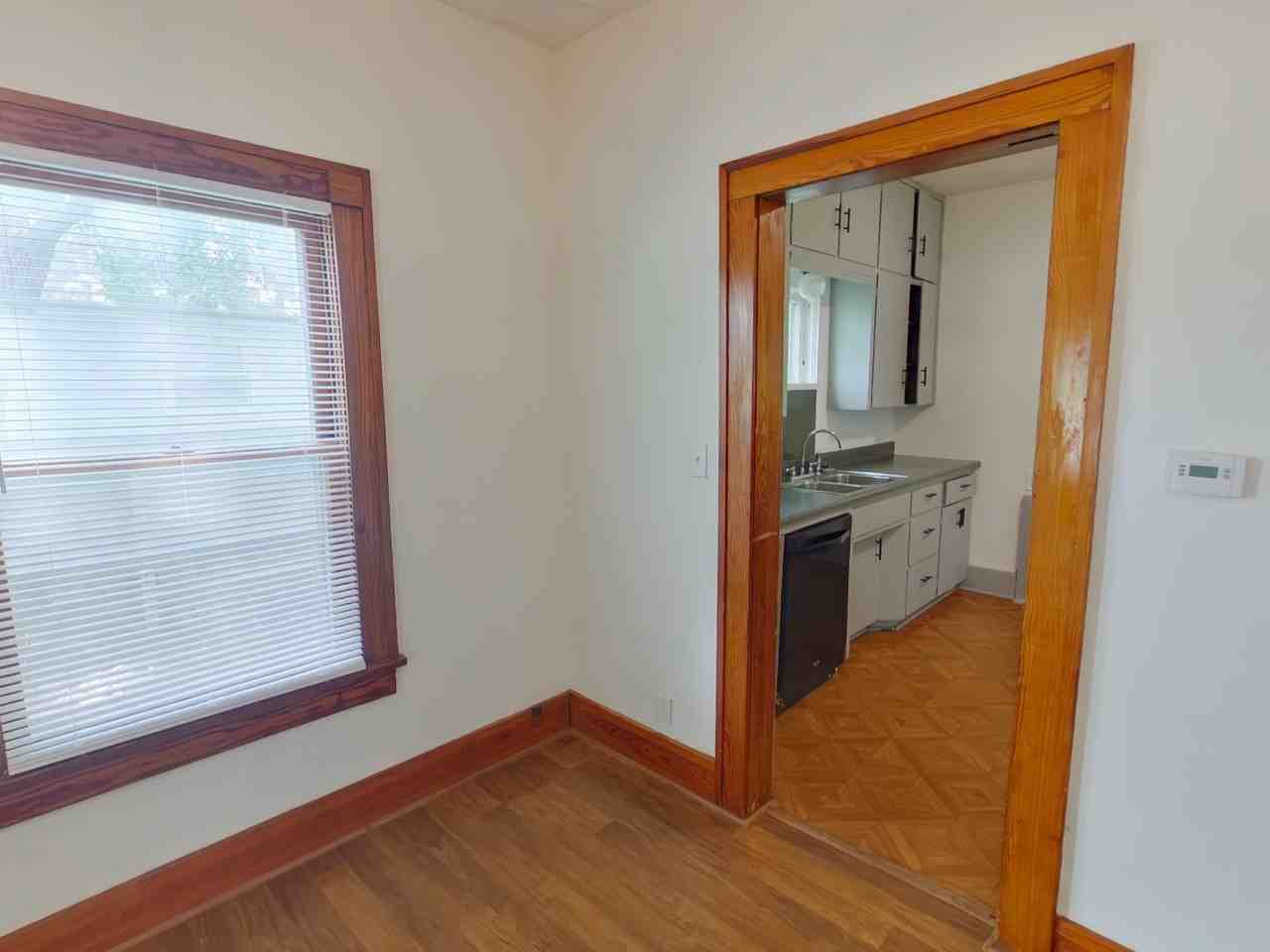1625 S Hydraulic St - Photo 4 of 12