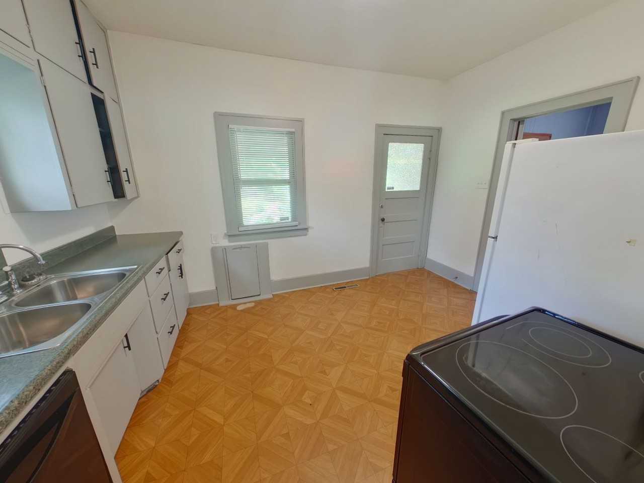 1625 S Hydraulic St - Photo 5 of 12