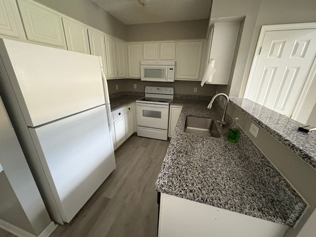 6258 Braelinn Dr - Photo 3 of 12