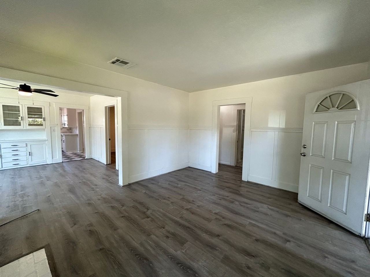 961 W 19th St - Photo 3 of 23