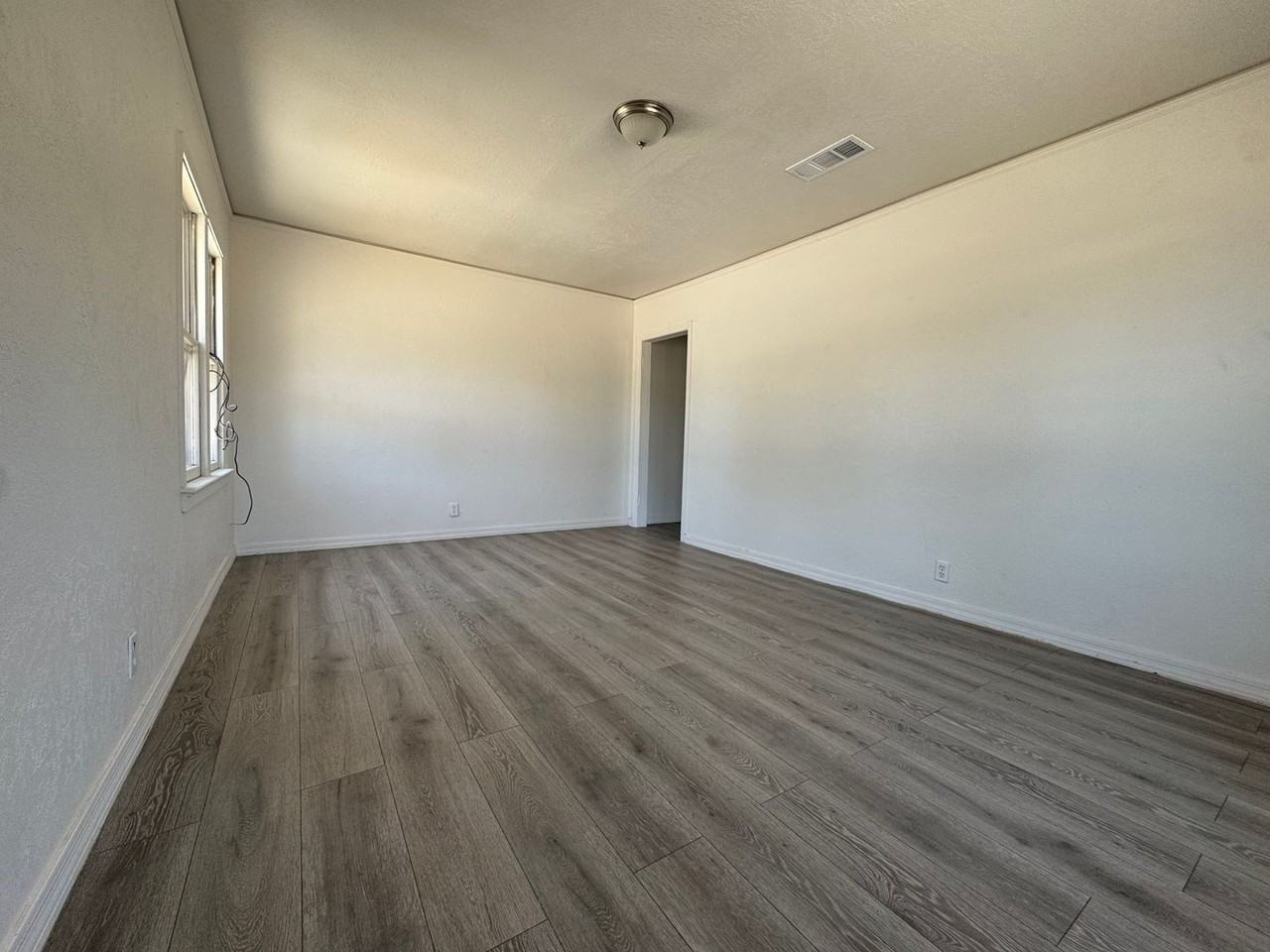 304 W Albuquerque St - Photo 2 of 7