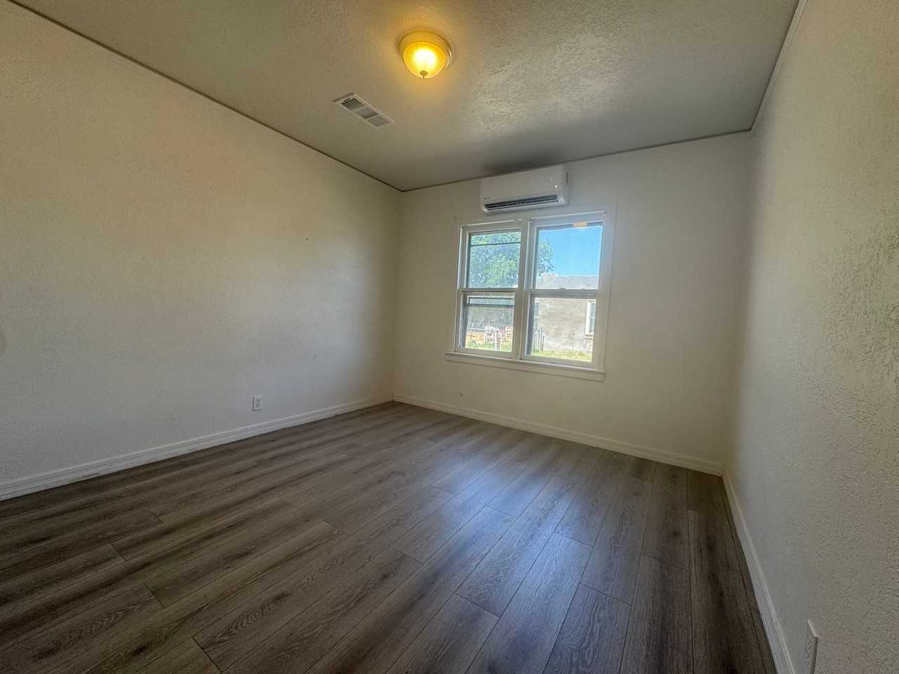 304 W Albuquerque St - Photo 6 of 7