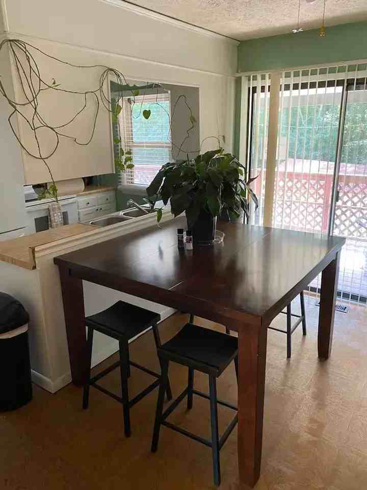 408 Croydon Ln - Photo 4 of 16