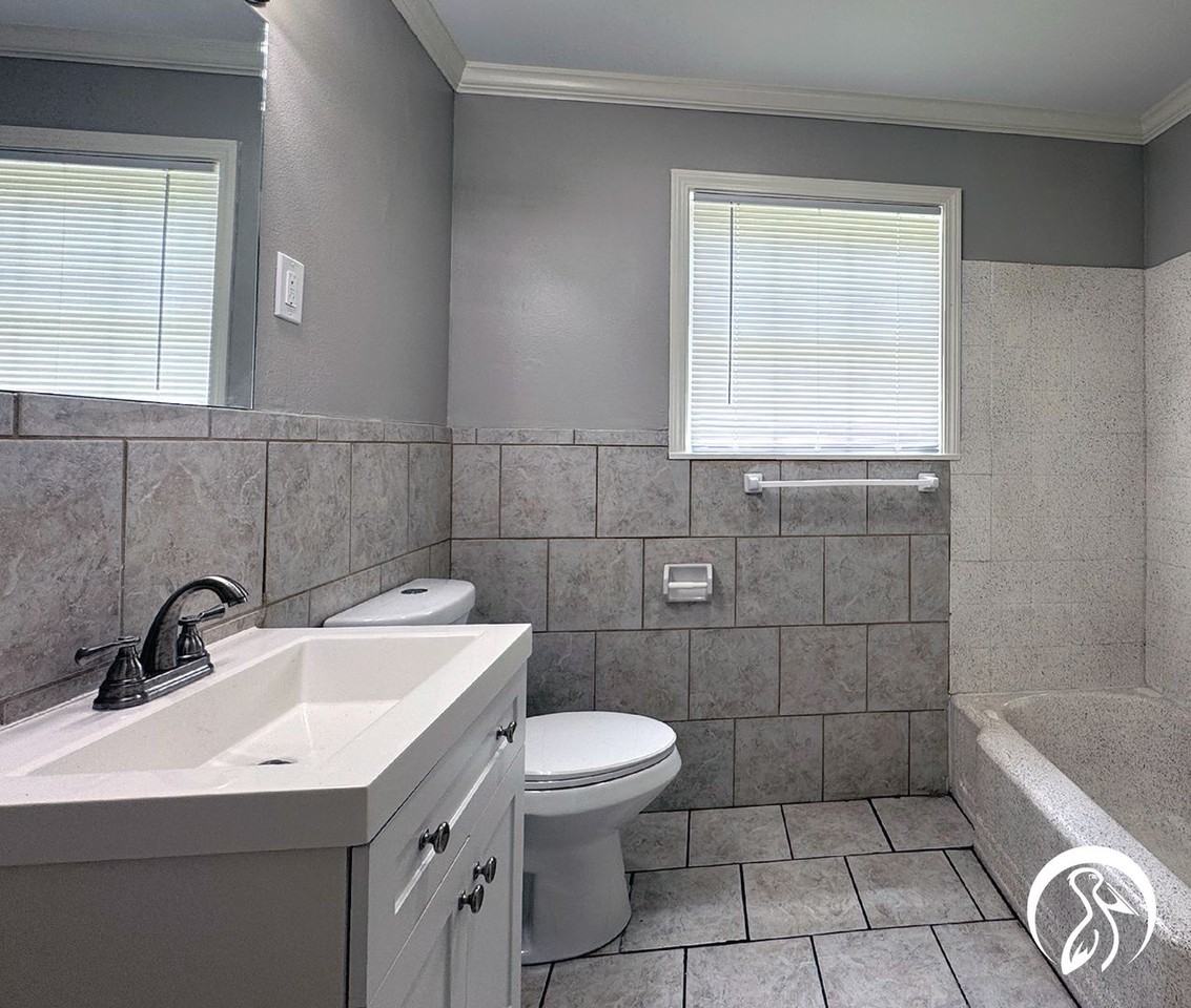 1002 N Mcguire Ave - Photo 7 of 7