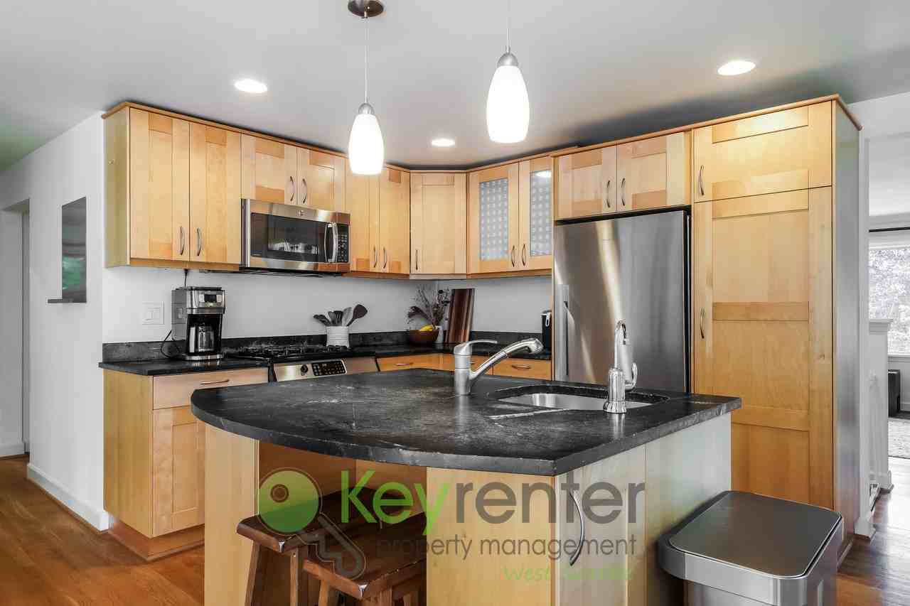 4011 48th Ave Sw - Photo 2 of 27